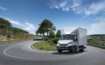 Iveco vernieuwd de Iveco Daily, en Iveco S-way