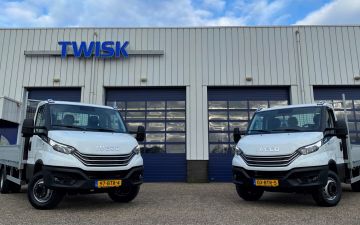 Garage Kramer - 2 x Iveco Daily 70C18Ha8 + twisk laadbak