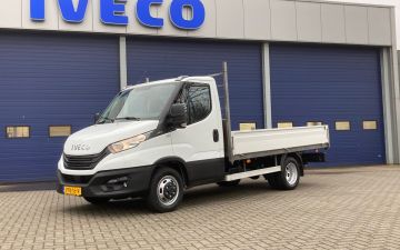 Groot natuursteen - Iveco Daily 35C14 + twisk laadbak