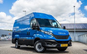 Het Marmoleumhuis - Iveco Daily 35S16a8/p