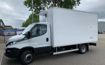 Peter konijn - Iveco Daily 70C18a8 + koellaadbak