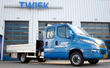 Schot Verticaal transport - Iveco Daily 50C18a8 + kraan + twisk laadbak