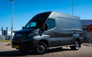 Tegeloutlet Zaandam - Iveco Daily 50C18Ha8v